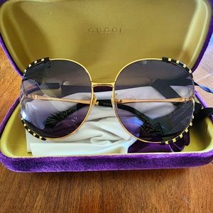 Authentic Oversized Gucci Sunglasses GG0595S